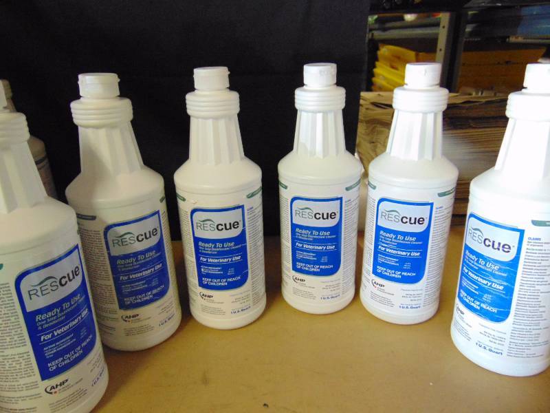lot 4253 image: (6) 1 quart bottles Rescue Ready to use, One step disinfectant & deodorizer