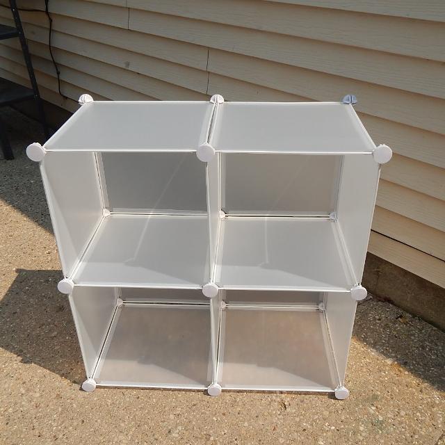 lot 4259 image: Plastic & Metal Cube Cubbie Shelf