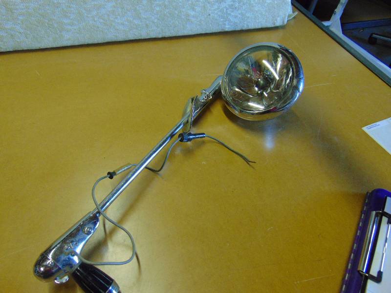 lot 4326 image: GE Ford Stand-off spot light