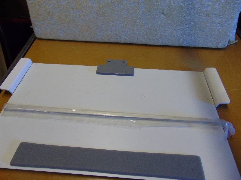 lot 4336 image: Quick Stand Work Surface Large Platform, White 240754 1003WHOO