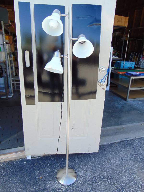 lot 4353 image: 3 light floor lamp, white glass shades, 3 switch, 64 tall