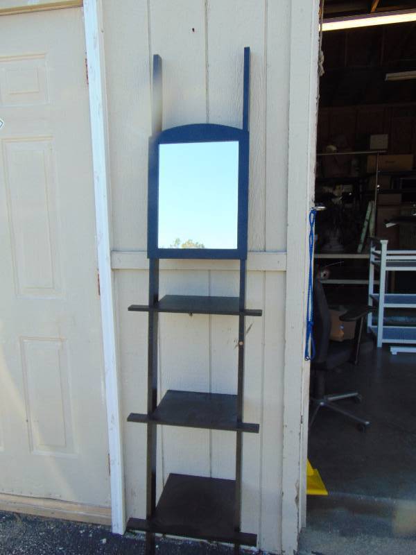 lot 4354 image: Black Ladder shelf w mirror, 6 tall, 3 shelves