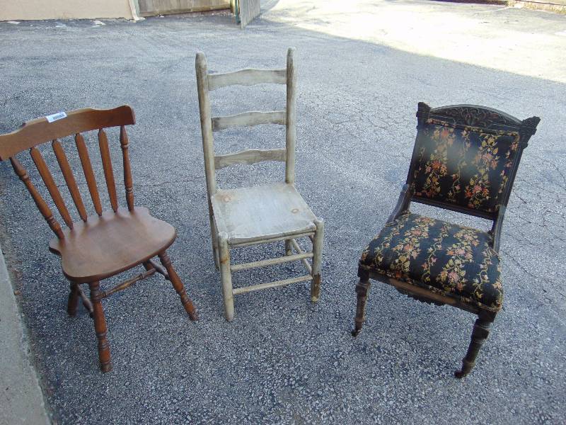 lot 4356 image: (3) wooden Chairs