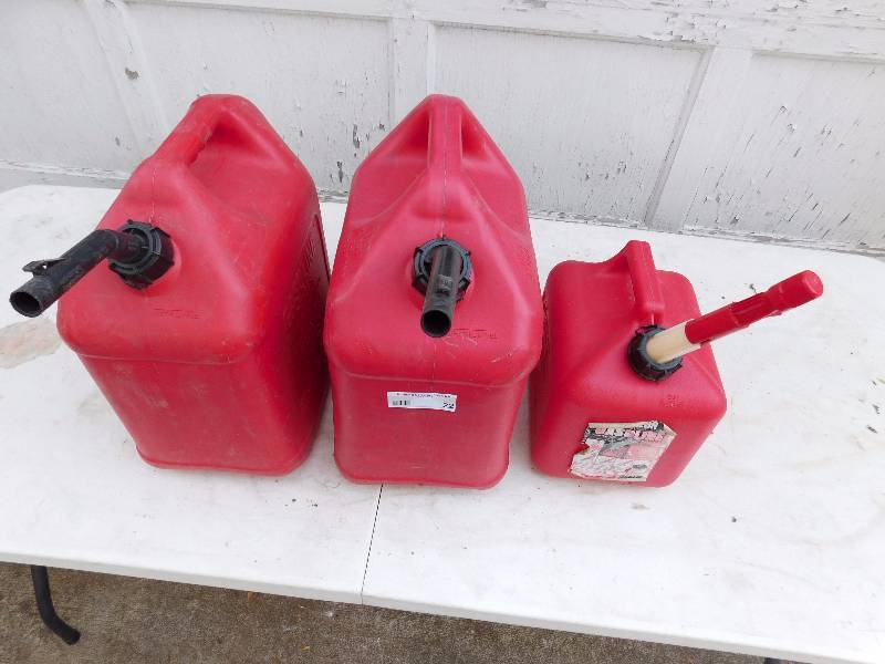 lot 22 image: Lot of 3 Gas Cans