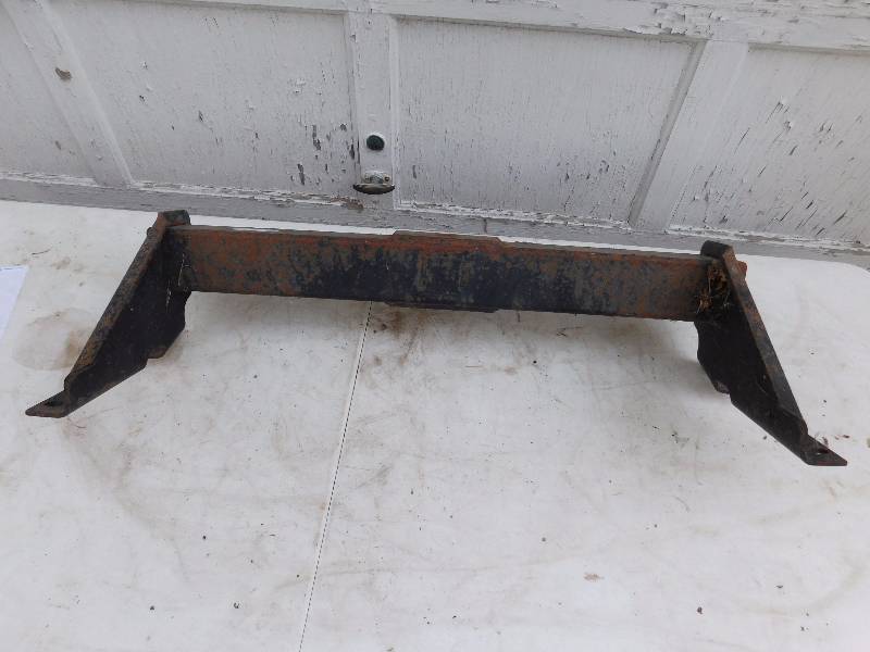 lot 26 image: Trailer Hitch Attachment