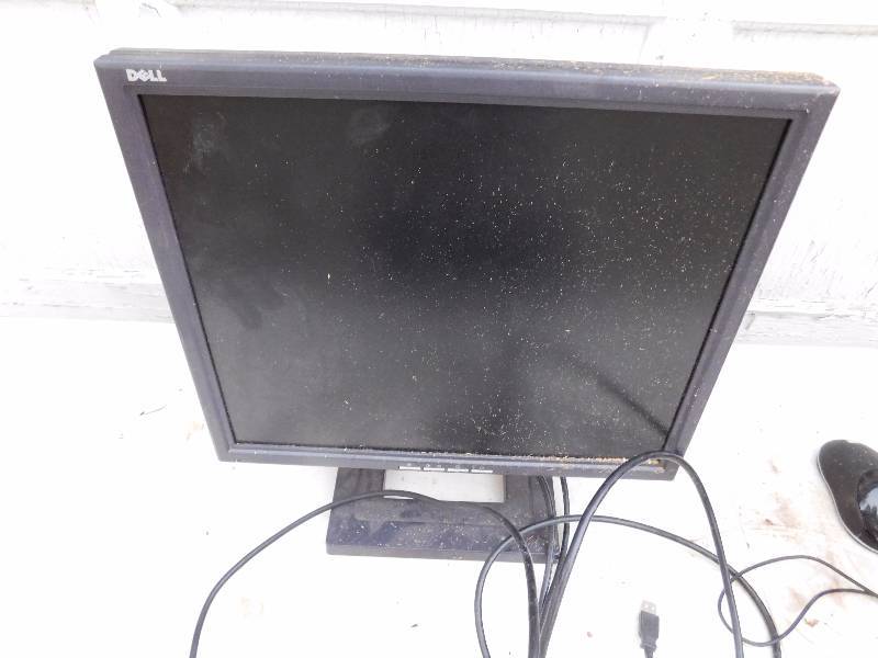 lot 28 image: Dell Demension 2400