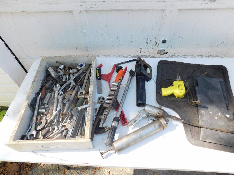 lot 192 image: Lot of Misc. Tools