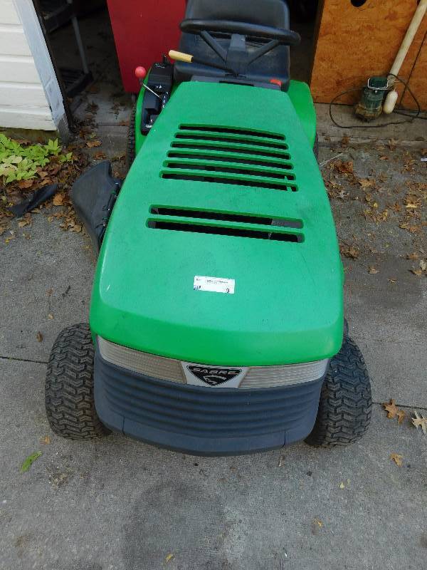 lot 9 image: Sabre Riding Lawn Mower