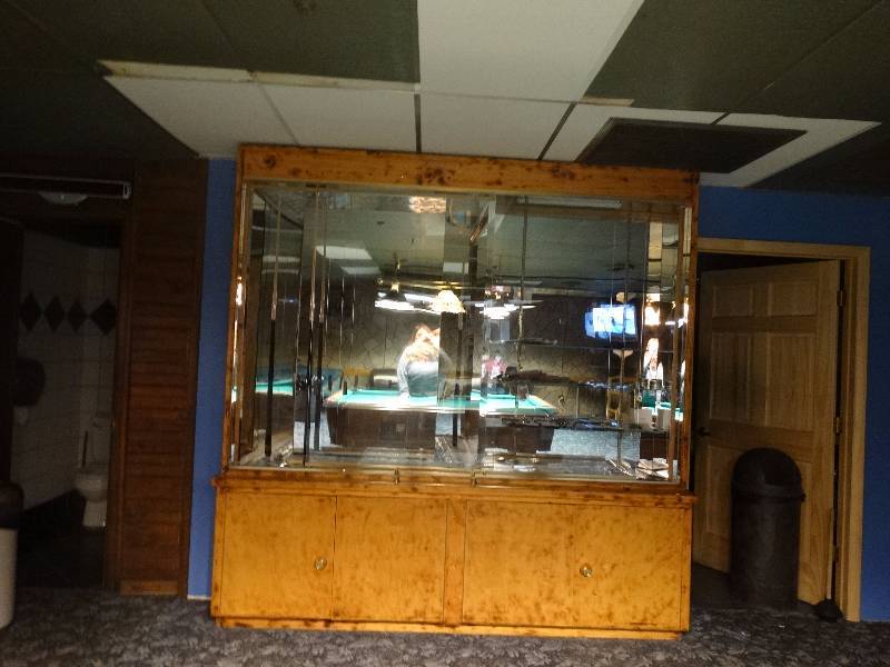 lot 406 image: Large lighted glass case with locks. no contents.