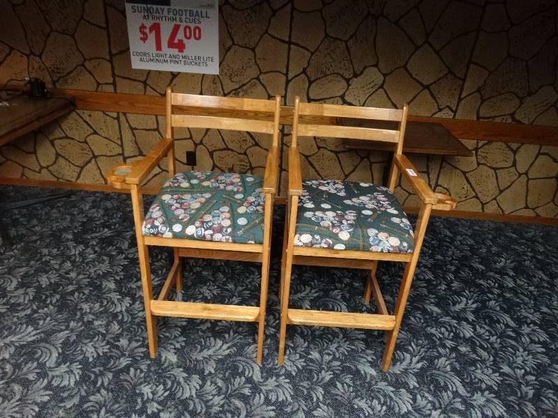 lot 407 image: 2 bar height stools.