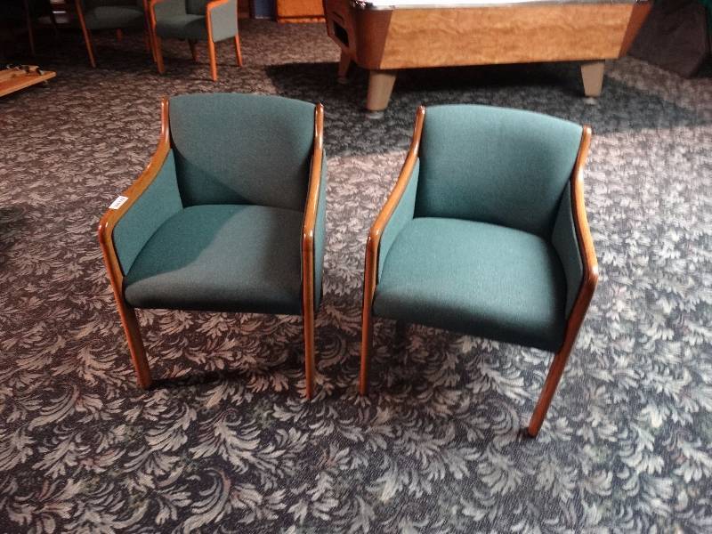 lot 417 image: 2 chairs.