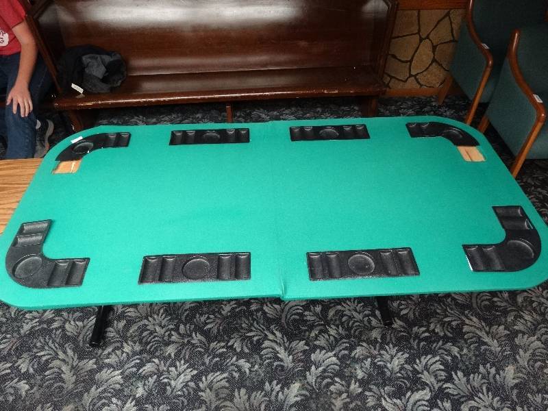 lot 434 image: Table top poker, 2 inserts broken.