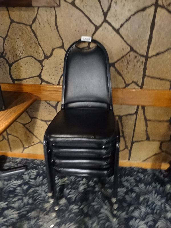 lot 453 image: Stack of 4 chairs.