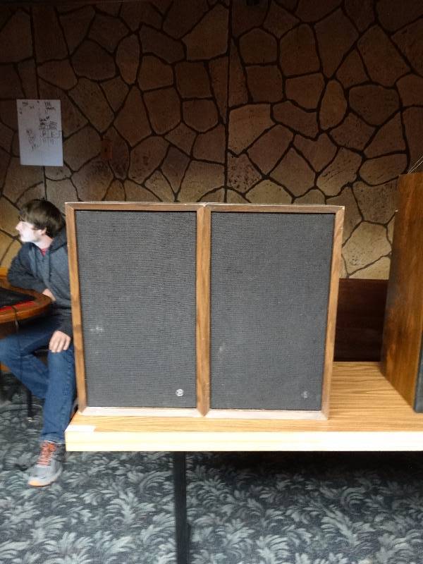 lot 455 image: 2 air suspension audio system speakers.