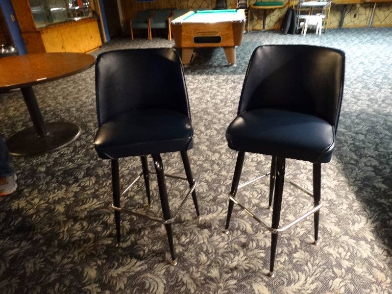 lot 464 image: 2 swivel barstools with back rest.