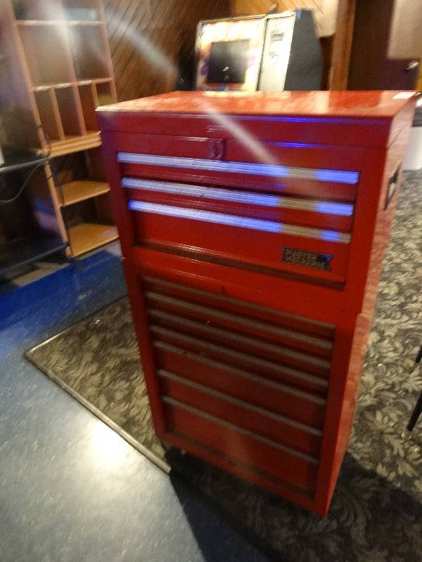 lot 467 image: Master mechanic toolbox on wheels. no contents.