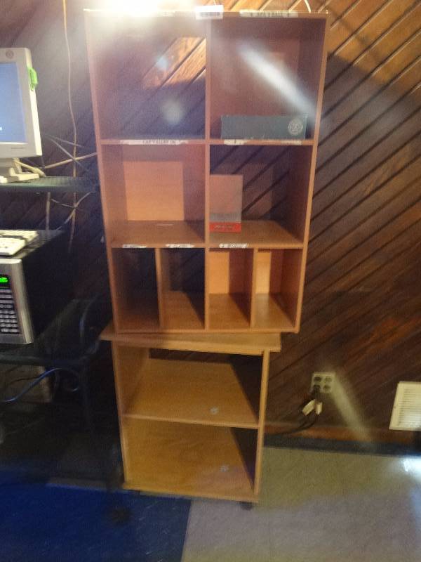 lot 472 image: wood cart on wheels and wooden shelf.