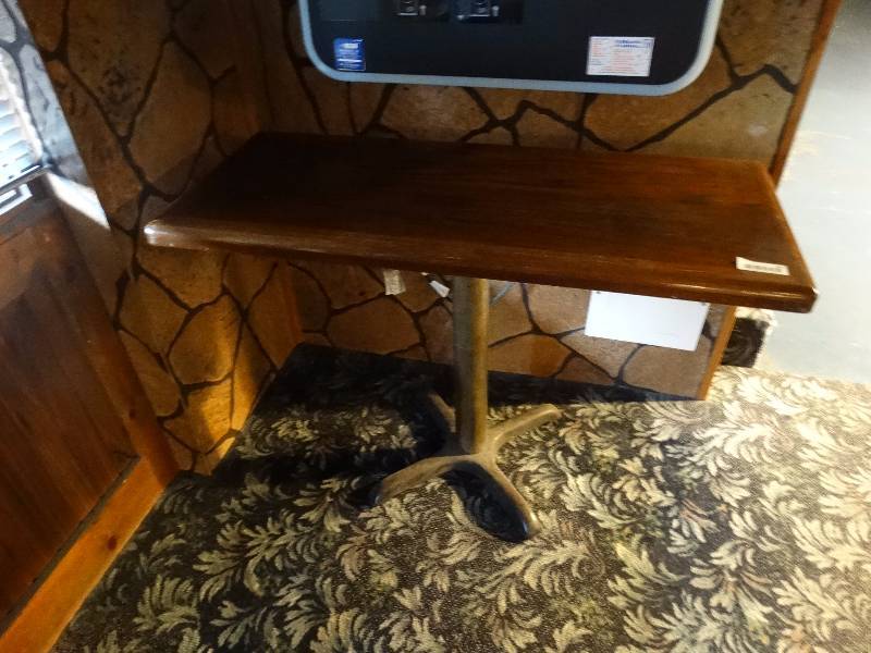 lot 484 image: Small wood rectangle table with metal base.
