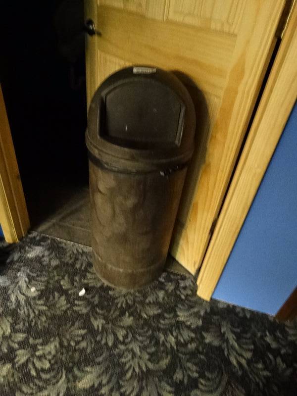 lot 488 image: Trash can.