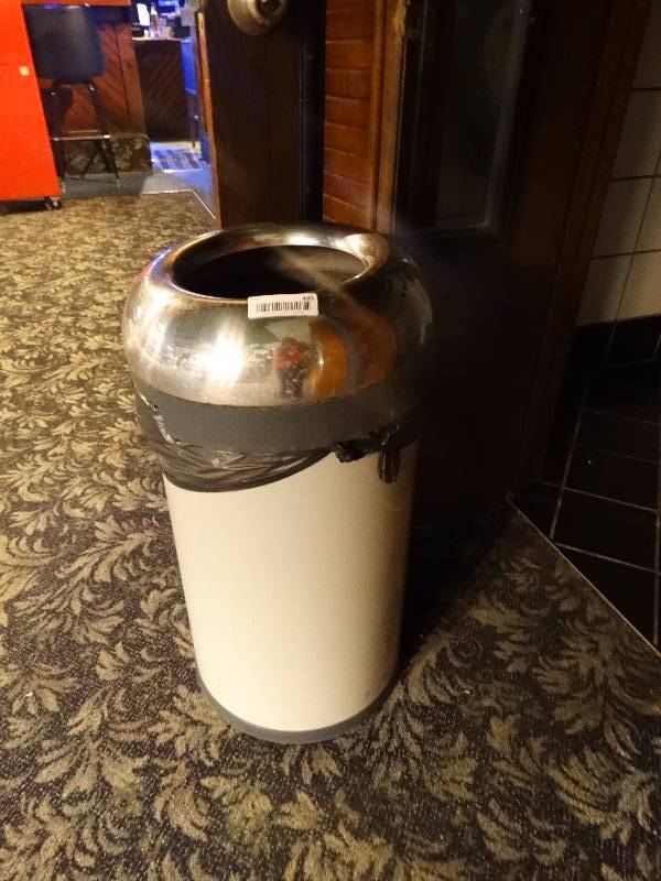 lot 489 image: Trash can.