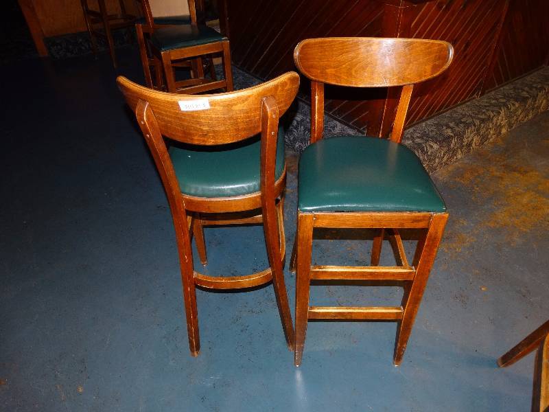 lot 515 image: 2 bar height stools.