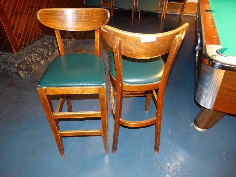 lot 516 image: 2 bar height stools.