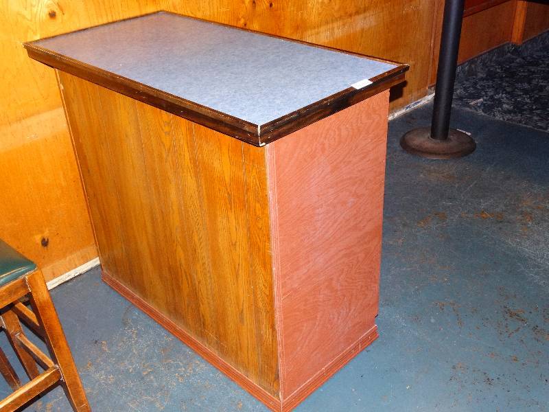 lot 521 image: Wood Buddy bar.