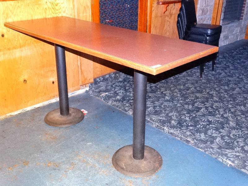 lot 522 image: Rectangle table, wood top with metal legs.