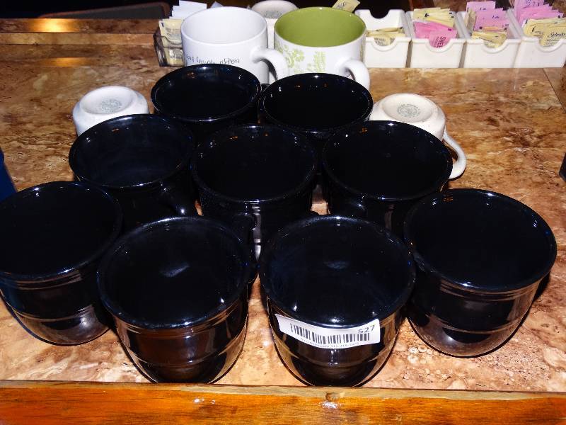 lot 527 image: Lot of Mugs.