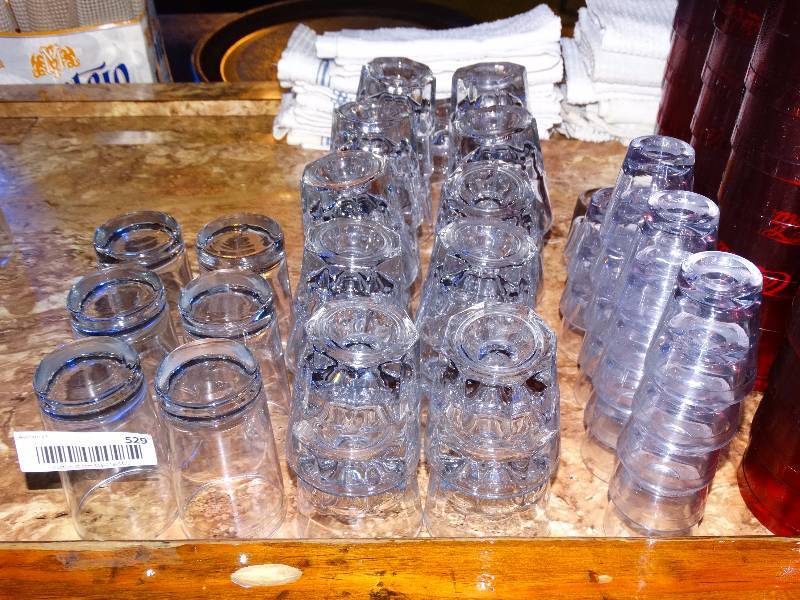 lot 529 image: Lot of cups and shot glasses.