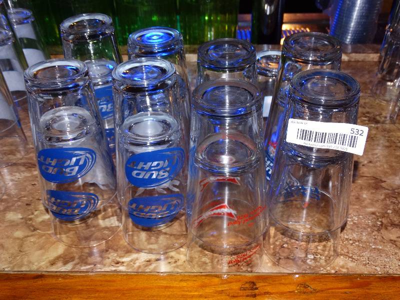 lot 532 image: Lot of Bud light and Budweiser cups.