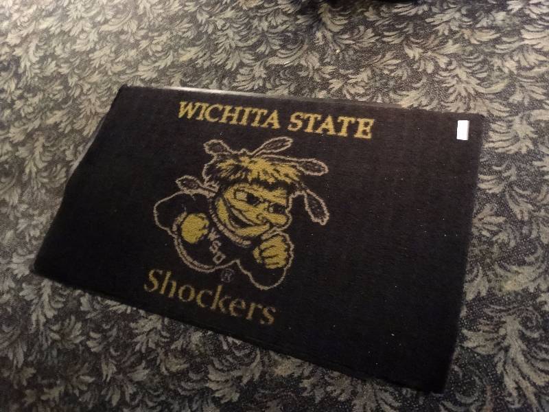 lot 556 image: WSU floor rug