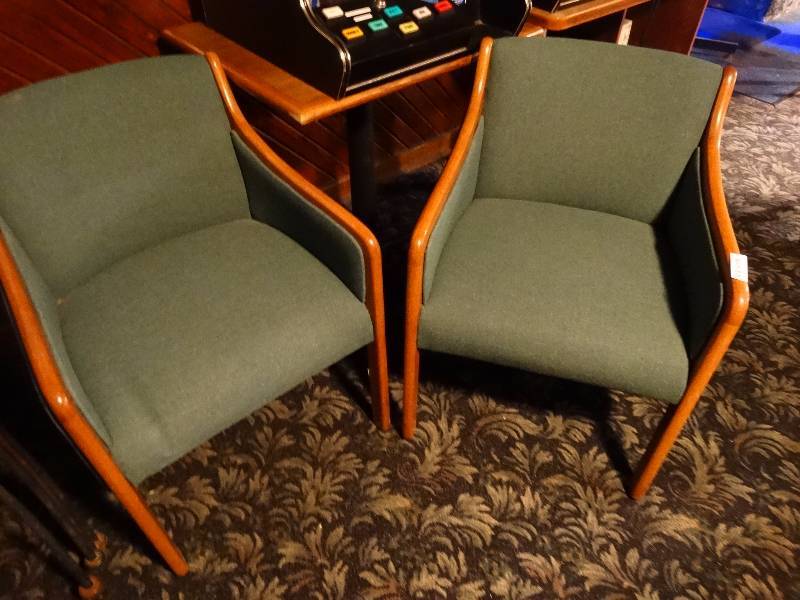 lot 560 image: 2 nice club chairs
