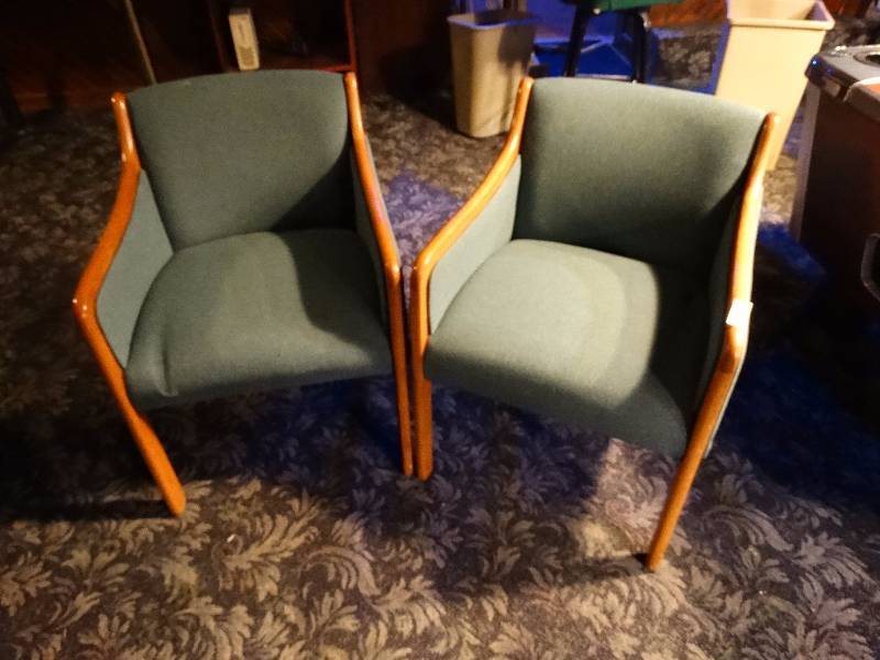 lot 574 image: 2 nice club chairs