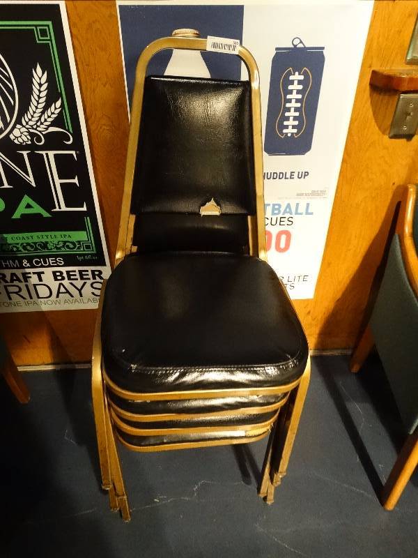 lot 580 image: 4 padded stack chairs
