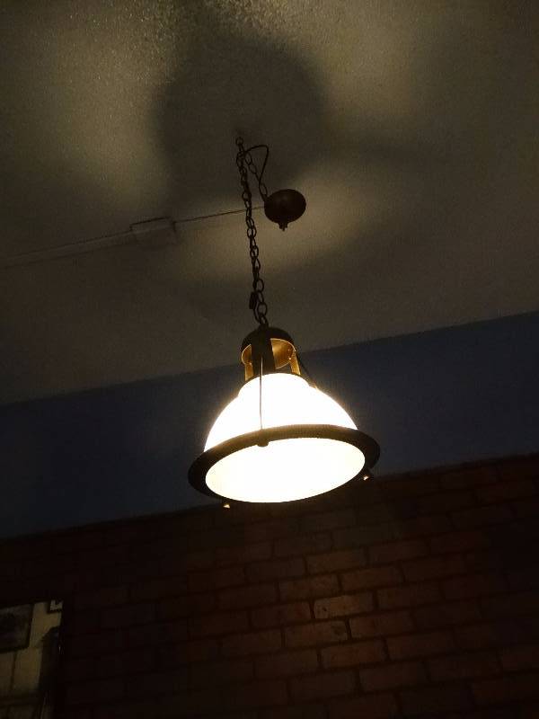 lot 583 image: Hanging light fixture