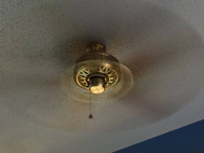 lot 585 image: Nice ceiling fan
