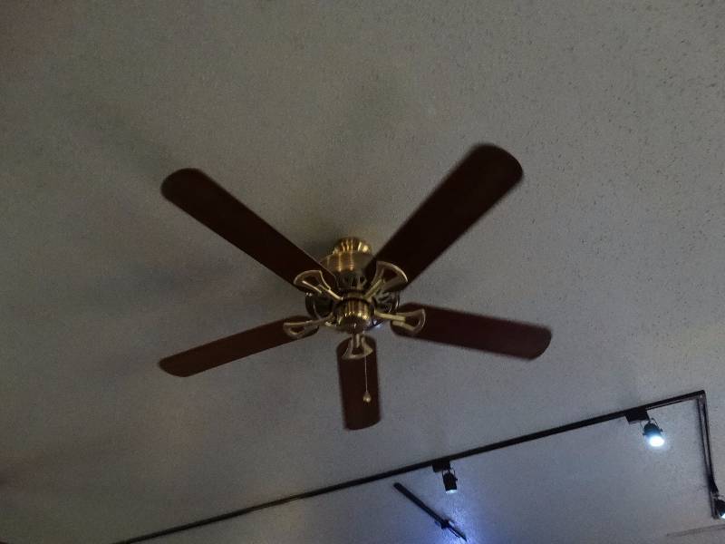 lot 588 image: 2 nice ceiling fans