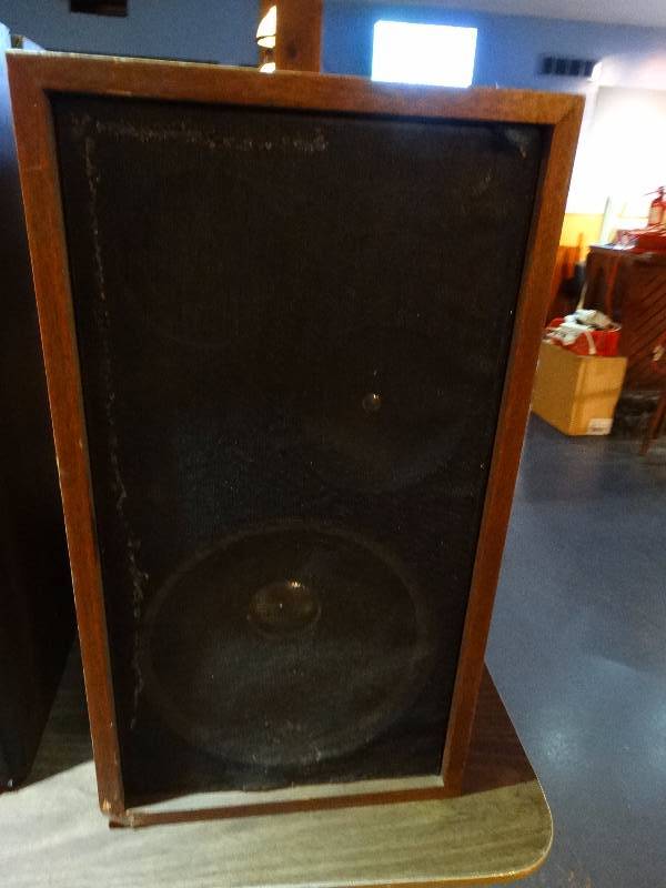 lot 597 image: Pair of speakers