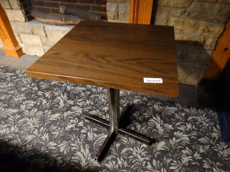 lot 600 image: Pedestal base dining table