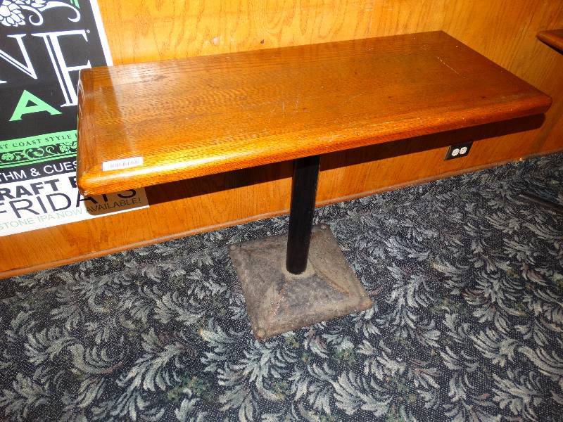 lot 602 image: Pedestal base dining table w solid wood top