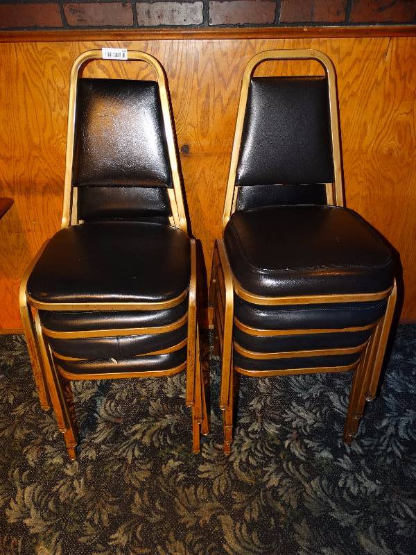 lot 604 image: 8 padded stack chairs