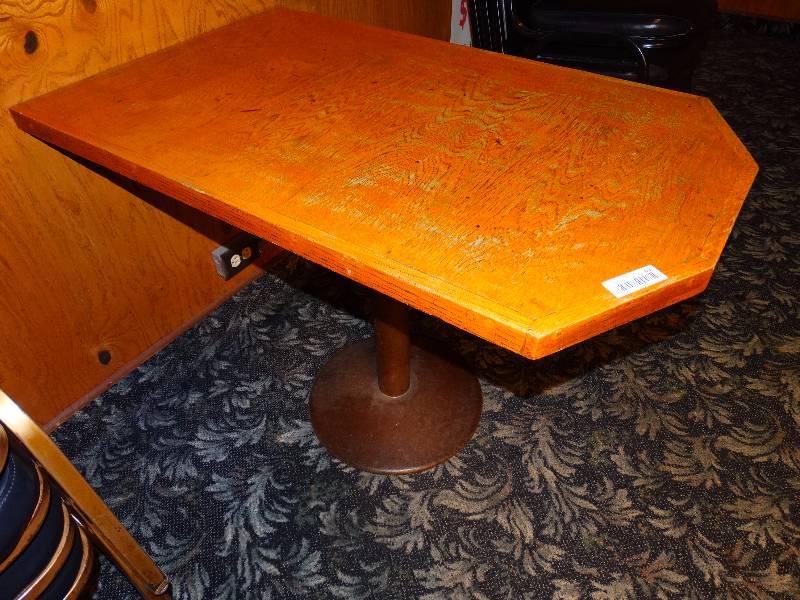 lot 605 image: Pedestal base dining table w solid wood top