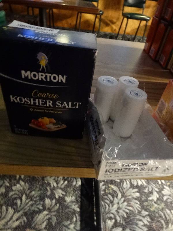 lot 616 image: Morton salt 1 box & 3 full salt shaker.
