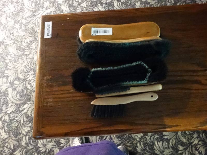 lot 629 image: Lot of 5 table brushes.