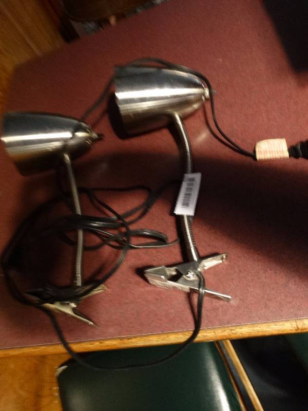 lot 631 image: 2 Desk lamps.