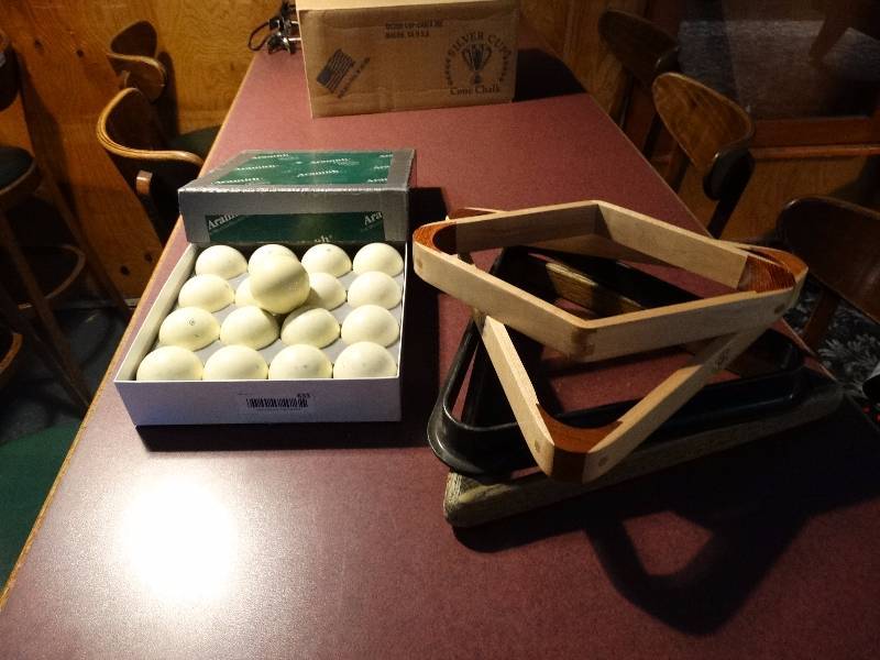 lot 633 image: 17 Q balls & 4 racks.