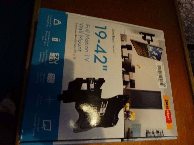lot 645 image: 19 - 42 Full motion TV wall mount.