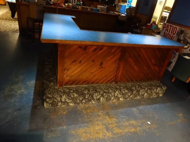 lot 656 image: L shape buddy bar.