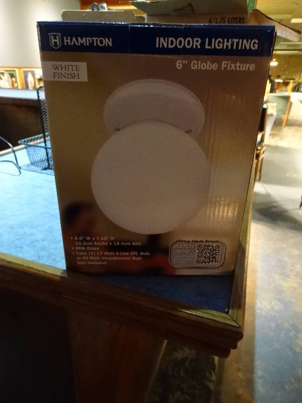lot 657 image: Lighted dophin cancun decor & hampton indoor lighting 6 globe fixture.